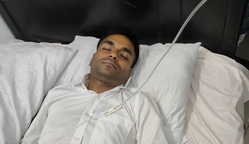 হাসপাতালের কক্ষে ঢুকে মেডিকেল অফিসারকে মারপিট