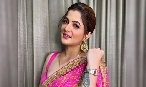 ‘আমি তো শাশুড়ি হয়ে গেছি’