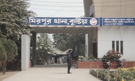 কুষ্টিয়ায় লাশবাহী অ্যাম্বুলেন্সে ডাকাতি, টাকা-স্বর্ণালংকার লুট