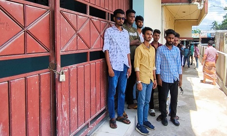 প্রবেশপত্র না পাওয়ায় এইচএসসি পরীক্ষা দিতে পারল না ১৭ শিক্ষার্থী