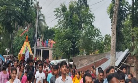 মসজিদ কমিটির কথা না রাখার অভিযোগে কালিগঞ্জের ইছাপুরের রথযাত্রার প্যান্ডেলে হামলা, ভাংচুর