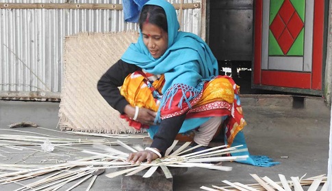 অপ্রতিরোধ্য অগ্রযাত্রা: ক্ষুদ্র উদ্যোক্তাদের স্বপ্ন ও সংগ্রামের দিন
