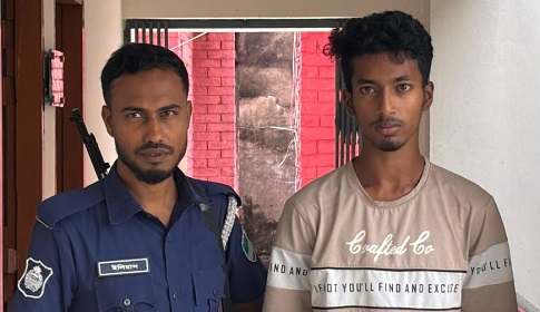 সাতক্ষীরা প্রেসক্লাবে সাংবাদিকদের ওপর নারকীয় হামলা, চিহিৃত সন্ত্রাসী গ্রেপ্তার
