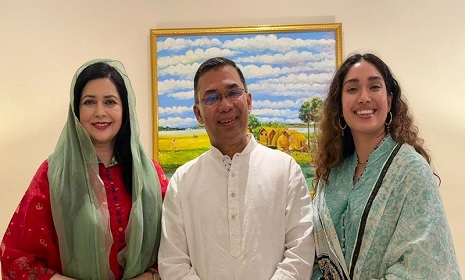 স্ত্রী-কন্যাসহ দেশের পথে তারেক রহমান