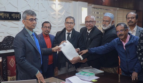 পাবনা- ৫ আসনে মনোনয়নপত্র জমা দিলেন এ্যাডভোকেট শামছুর রহমান শিমুল বিশ্বাস