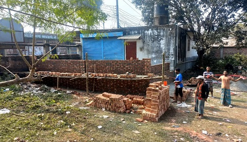 উপজেলা নির্বাহী কর্মকর্তার হস্তক্ষেপে রক্ষা পেল স্কুলের জায়গা 