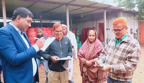 টাঙ্গাইলে বেশি দামে সিলিন্ডার গ্যাস বিক্রি করায় জরিমানা 