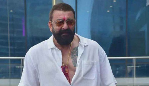 পাপারাজ্জিদের ‘জোর করে’ মদ খাওয়াতেন সঞ্জয় দত্ত