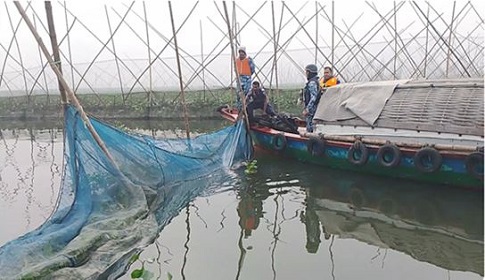 মুন্সীগঞ্জে কম্বিং অপারেশনে প্রায় দেড় কোটি টাকা মূল্যের অবৈধ জাল জব্দ