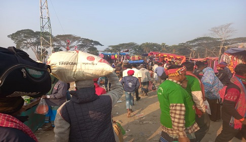 আখেরি মোনাজাতের মধ্যদিয়ে শেষ হলো বিশ্ব জাকের মঞ্জিলের ওরস শরীফ