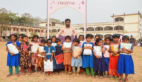 সুবিধাবঞ্চিত শিশুদের জন্য রিয়েলমির বিশেষ আয়োজন ‘ঈদের হাসি’