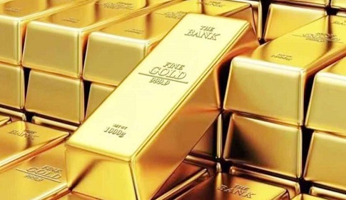 বিশ্ববাজারে সোনার দামে হঠাৎ ধস, দেশে ভরি কত