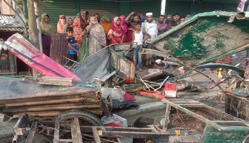 লালপুরে ট্রাক-ইজিবাইক সংঘর্ষে নিহত ৩