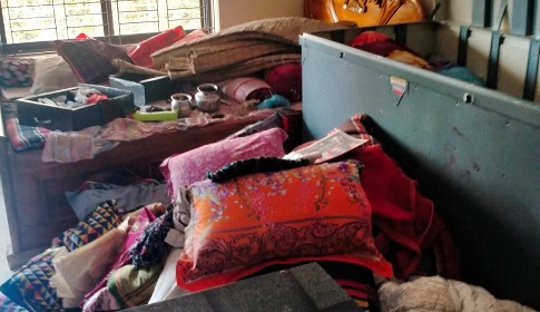 শ্যামনগরে পেট্রোল পাম্পের মালিক আরব আলী গাজীর বাড়ীতে দূর্ধর্ষ চুরি