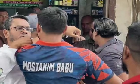 তেল পাচারের ভিডিও ধারণ, ফরিদপুর থানা চত্বরে সাংবাদিকদের ওপর হামলা