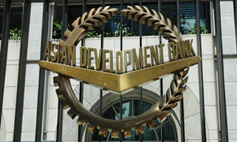 ‘রাজনৈতিক অনিশ্চয়তায় চাপে অর্থনীতি’