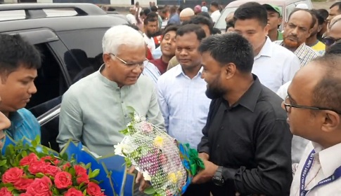 হিলি স্থলবন্দর পরিদর্শন করলেন সমাজকল্যাণ মন্ত্রী ডা. এজেড এম জাহিদ