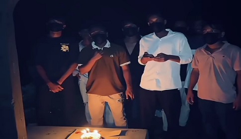 ফরিদপুরে মধ্যরাতে আ. লীগের প্রতিষ্ঠা বার্ষিকী পালন করেছে ছাত্রলীগ