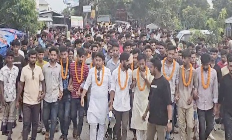 সালথায় নবগঠিত ছাত্রদলের আনন্দ মিছিল
