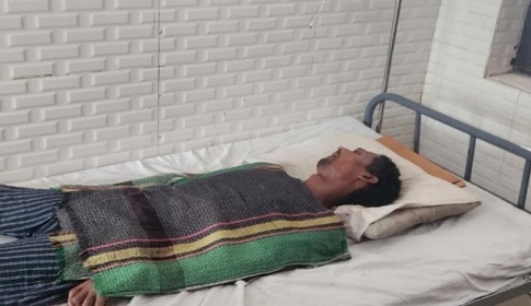 নড়াইলে চোর সন্দেহে গাছে বেঁধে নির্যাতন, সেই প্রতিবন্ধী যুবকের মৃত্যু