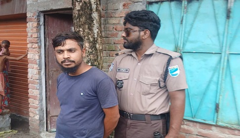 হাত-পা বেঁধে চুল কেটে স্ত্রীকে রাতভর নির্যাতন