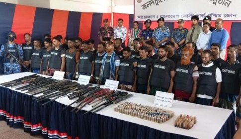 সুন্দরবনের ‘ছোট জাহাঙ্গীর’ বাহিনীর আত্মসমর্পণ
