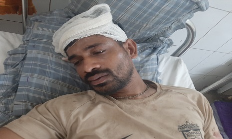 তালায় প্রধান শিক্ষকের নির্দেশ না মানায় নৈশপ্রহরীকে মারপিটের অভিযোগ