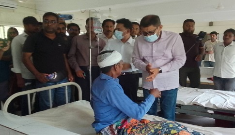 তালা উপজেলা স্বাস্থ্য কমপ্লেক্সে স্বাস্থ্যমন্ত্রীর আকস্মিক পরিদর্শন