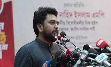 ‘হাসিনাকে এয়ারপোর্ট থেকে সরাসরি ফাঁসির মঞ্চে নেওয়া হবে’