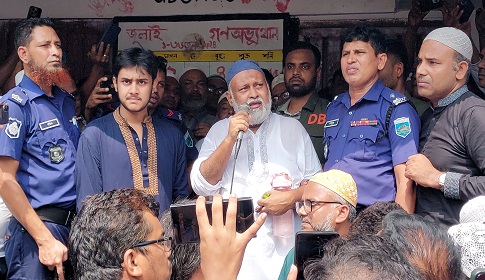 প্যারোলে মুক্তি পেয়ে মায়ের জানাজায় অংশ নিলেন আ.লীগ নেতা রাসেল