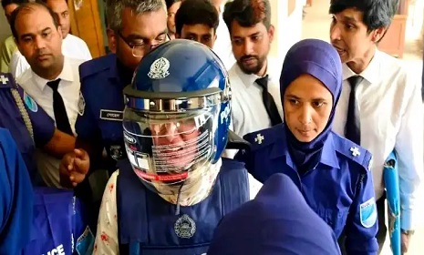 ‘বারবার মামলা না দিয়ে আমাকে গুলি করে মেরে ফেলেন’