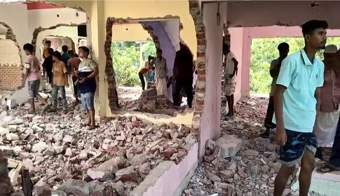 কলি হত্যা ঘিরে উত্তাল পাবনা, দ্বিতীয় দিনেও আসামির বাড়িতে হামলা-ভাঙচুর