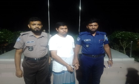 ফরিদপুরে ছাত্রকে যৌন নির্যাতনের অভিযোগে মাদরাসা শিক্ষক গ্রেপ্তার
