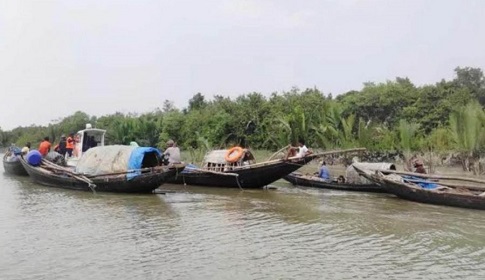 ড্রোন উড়িয়ে নিস্ফল অভিযানের মধ্যেই পর্যটকবাহী জাহাজে ডাকাতির চেষ্টা