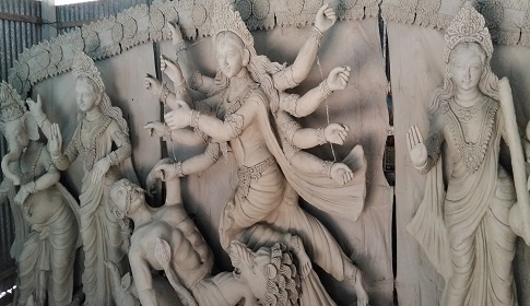 সোনাতলায় শারদীয় দুর্গোৎসব ঘিরে মন্দিরে মন্দিরে শেষ মুহূর্তের প্রস্তুতি