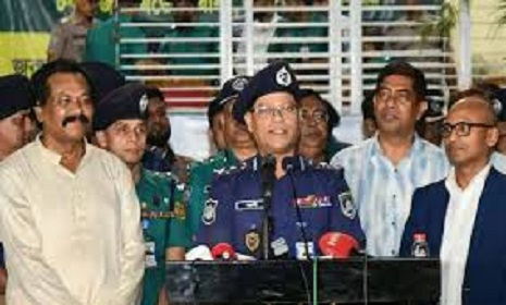 ‘জনগণের সহযোগিতায় ঘুরে দাঁড়িয়েছে পুলিশ’
