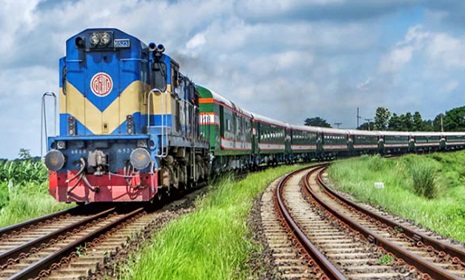 দুর্গাপূজায় ৩ জোড়া বিশেষ ট্রেন ও ২০০ বাস চালু হচ্ছে আজ