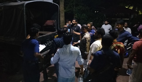 গোপালগঞ্জে যুবলীগ ছাত্রলীগের মিছিল থেকে পুলিশের গাড়িতে হামলার ঘটনায় মামলা, গ্রেফতার ৭