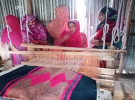 শতরঞ্জির কাজ করে সফল নারী উদ‍্যোক্তা লাইজু