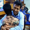বুয়েটে পড়ার সুযোগ পাওয়ায় আল আমিনকে বুকে টেনে নিলেন জেলা প্রশাসক