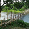 ভাঙা-নড়বড়ে বাঁশের সাঁকো, ঝুঁকিপূর্ণ চলাচল
