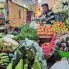 বাজারে চড়া সব পণ্যের দাম, দিশেহারা ক্রেতা