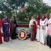 <p>জুলাই শহীদদের গণকবরে এনসিপির দুই নারী এমপির শ্রদ্ধা</p>