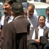 <p>আইনজীবীর পোশাকে কলকাতা হাইকোর্টে মমতা ব্যানার্জী</p>