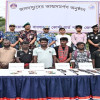 <p>সুন্দরবনের দস্যু সুমন বাহিনীর প্রধানসহ ৭ সদস্যের আত্মসমর্পণ</p>