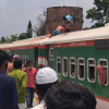 পাংশায় ট্রেনের ছাদ থেকে অজ্ঞাত ব্যক্তির মৃতদেহ উদ্ধার 