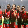 <p>শিরোপা হাতছাড়া হওয়ার পর আগের সাফ জেতা পুরস্কার পেলেন নারী ফুটবলাররা</p>