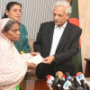 ভাইরাল লাইলী বাউলকে ৩ লাখ টাকা দিলেন সংস্কৃতি মন্ত্রী