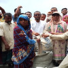 কুড়িগ্রামে বন্যার্তদের মাঝে খাবার তুলে দিলো প্রশাসন