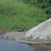 শ্রীনগরে অবৈধভাবে সরকারি খাল ভরাটের অভিযোগ